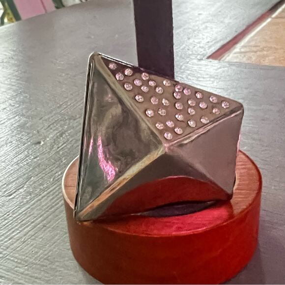 Sorrelli Crystal Silver Tone Ring Size 7 Adjustable - Picture 6 of 8